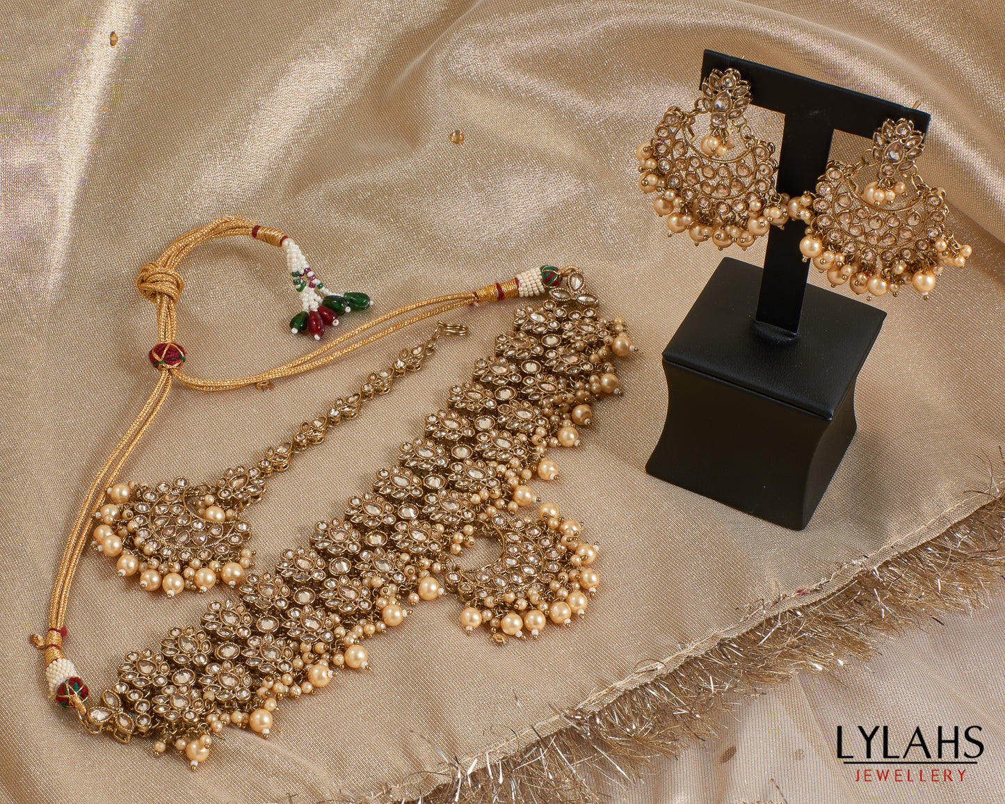 Choker Sets 484